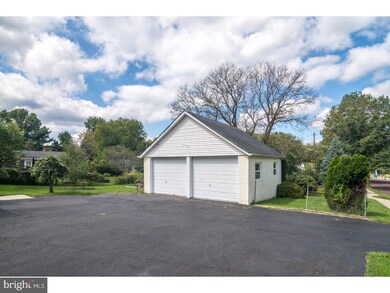 323 Union St, Doylestown, PA 18901 - photo 3