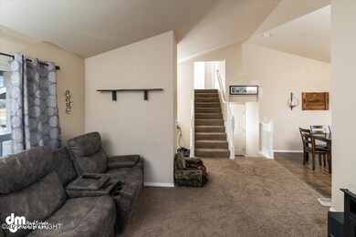07-Living Room_ETL5292-3