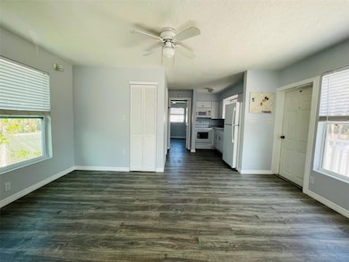 LIVING/DINING AREA