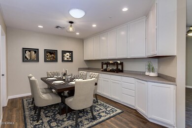 Eat-in Kitchen