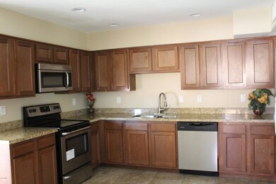 8228 W Fairmount Ave, Phoenix, AZ 85033 - photo 4