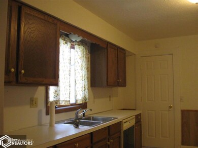 604 N 3rd Ave E, Newton, IA 50208 - photo 5