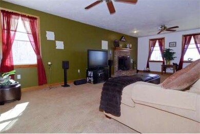 61 Paxton Rd, Spencer, MA 01562 - photo 5