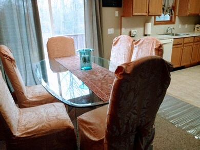 122 Surrey Dr, Lords Valley, PA 18428 - photo 4