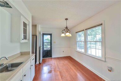 Breakfast area and wet bar.