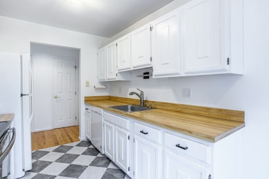 6 Tulip Tree Ln, Norwalk, CT 06851 - photo 5