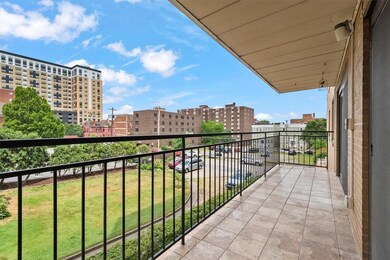 Dithridge House unit 301, Pittsburgh, PA 15213 - photo 2