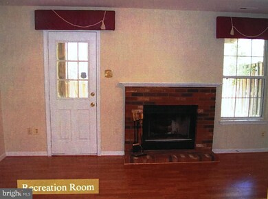 2510 Clover Field Cir, Herndon, VA 20171 - photo 5