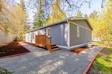 811 Tipsoo Loop S, Rainier, WA 98576 - photo 2