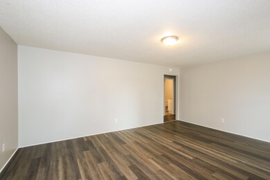 002-photo-living-room-14015992