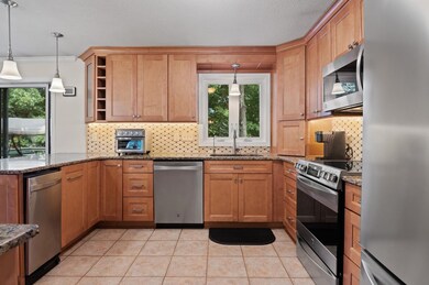 9 Woodcrest Dr, Hooksett, NH 03106 - photo 2