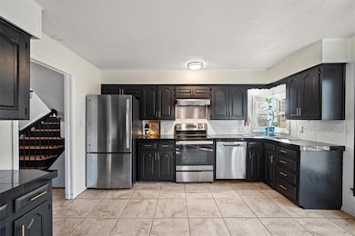 10432 Indiana Ave, Kansas City, MO 64137 - photo 5