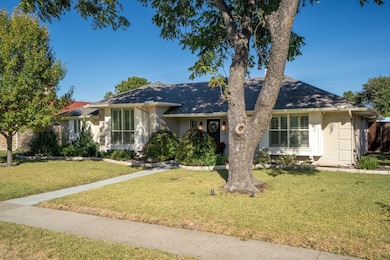 637 Tiffany Trail, Richardson, TX 75081 - photo 2