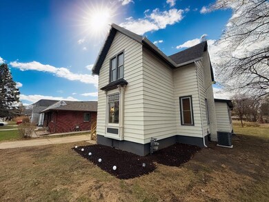 1520 N Rockton Ave, Rockford, IL 61103 - photo 5