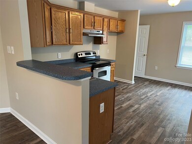 1322 Lerain Ct, Statesville, NC 28677 - photo 4