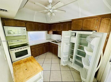 330 SE 2nd St unit 404G, Hallandale Beach, FL 33009 - photo 6