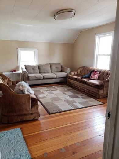 35 Mount Pleasant St, Milford, MA 01757 - photo 7