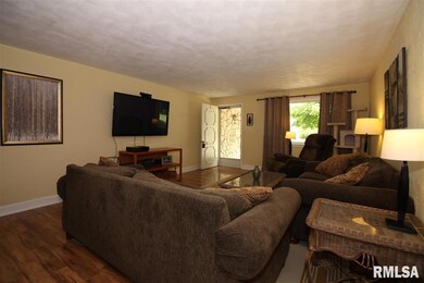 15902 N Logan Ct, Chillicothe, IL 61523 - photo 3