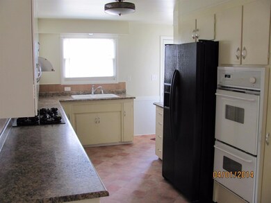 350 SW K St, Grants Pass, OR 97526 - photo 3