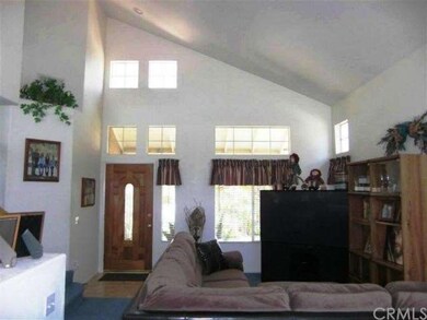 Dramatic Vaulted Ceilings let in tons of Light!