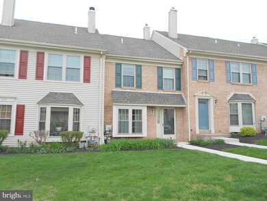 421 Maple Glen Cir unit 421, Pottstown, PA 19464 - photo 2