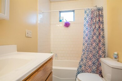 82 Carolina Ave, Providence, RI 02905 - photo 4