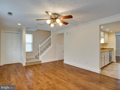 22360 Stablehouse Dr, Sterling, VA 20164 - photo 3