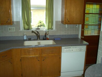 2324 W Allen St, Allentown, PA 18104 - photo 6