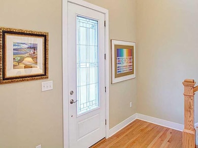 Entry/Foyer.