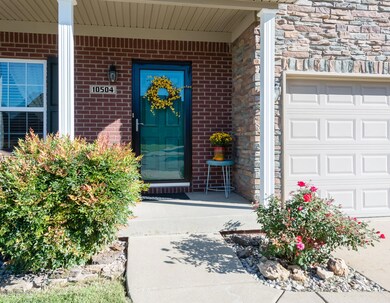 10504 Evanwood Dr, Louisville, KY 40228 - photo 2