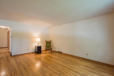 1124 Belden Rd, Columbus, OH 43229 - photo 3