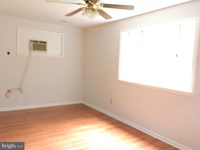 23601 Peach Tree Rd, Clarksburg, MD 20871 - photo 7