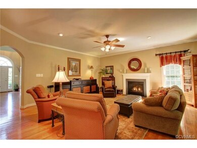 Inviting Family Room with Gas Logs Fireplace, Rece