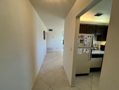 62 Woodland Dr unit 201, Vero Beach, FL 32962 - photo 2