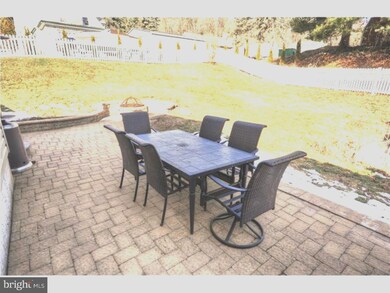 29 Franklin St, Bechtelsville, PA 19505 - photo 2