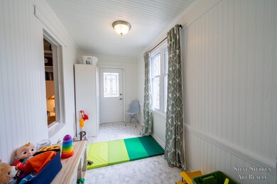 568 MYRTLE AVE , Holland, MI 49423-52