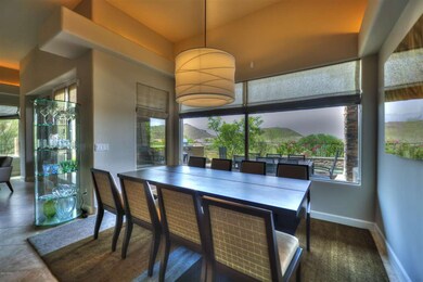 007_Dining Mountain Views