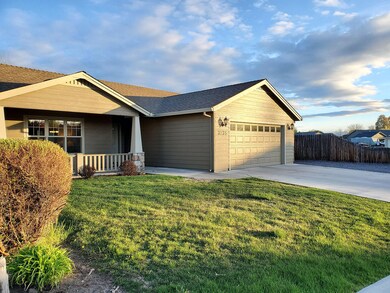 3235Paramont-02