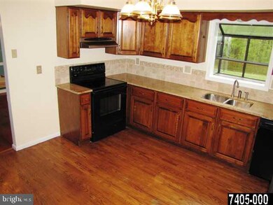 15828 Maddox Rd, Stewartstown, PA 17363 - photo 5