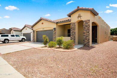 13534 Hazlewood St, Horizon City, TX 79928 - photo 3