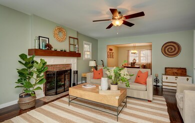 Living Room (2)