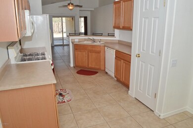 Wonderful Kitchen w/Large Pantry