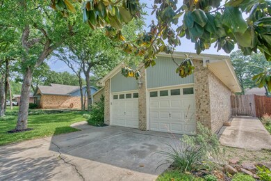 2224 Mountainview Dr, Hurst, TX 76054 - photo 2