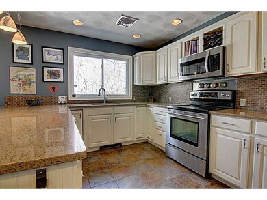 29 Lisa Marie Cir, Warwick, RI 02886 - photo 3