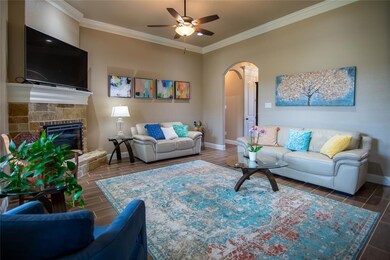 916 E 5th St, Springtown, TX 76082 - photo 6