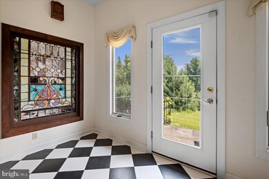 547 Apple Pie Ridge Rd, Winchester, VA 22603 - photo 2