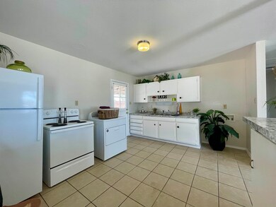 402 Spruce Ave, Alamogordo, NM 88310 - photo 5