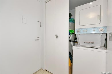 88 Cuttermill Rd unit 112, Great Neck, NY 11021 - photo 5