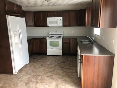 31 Fornelli St unit B, West Warwick, RI 02893 - photo 5