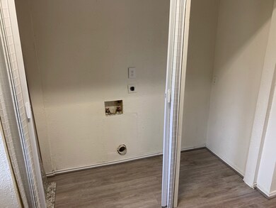 3320 Des Chaumes St, Houston, TX 77026 - photo 7